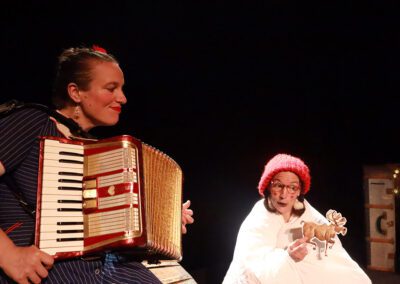 Spectacle familial Bobines de Noël, théâtre, cirque et chansons