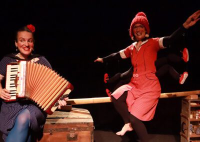 Spectacle familial Bobines de Noël, théâtre, cirque et chansons