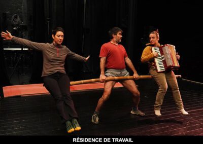 spectacle petits présents pour grand futur, travail en résidence