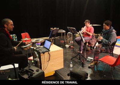 spectacle petits présents pour grand futur, travail en résidence