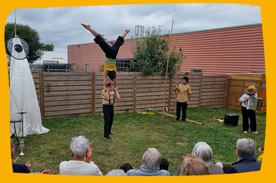 diaporama-petit-present-pour-grand-futur-13 spectacle petits présents pour grand futur, Cie Artiflette