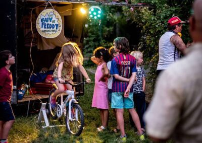 Spectacle Chez Guy et Freddy Cie Artiflette, Théâtre Forain Électrique et Interactif