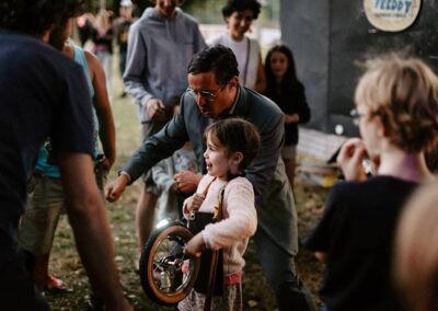 Spectacle Chez Guy et Freddy Cie Artiflette, Théâtre Forain Électrique et Interactif