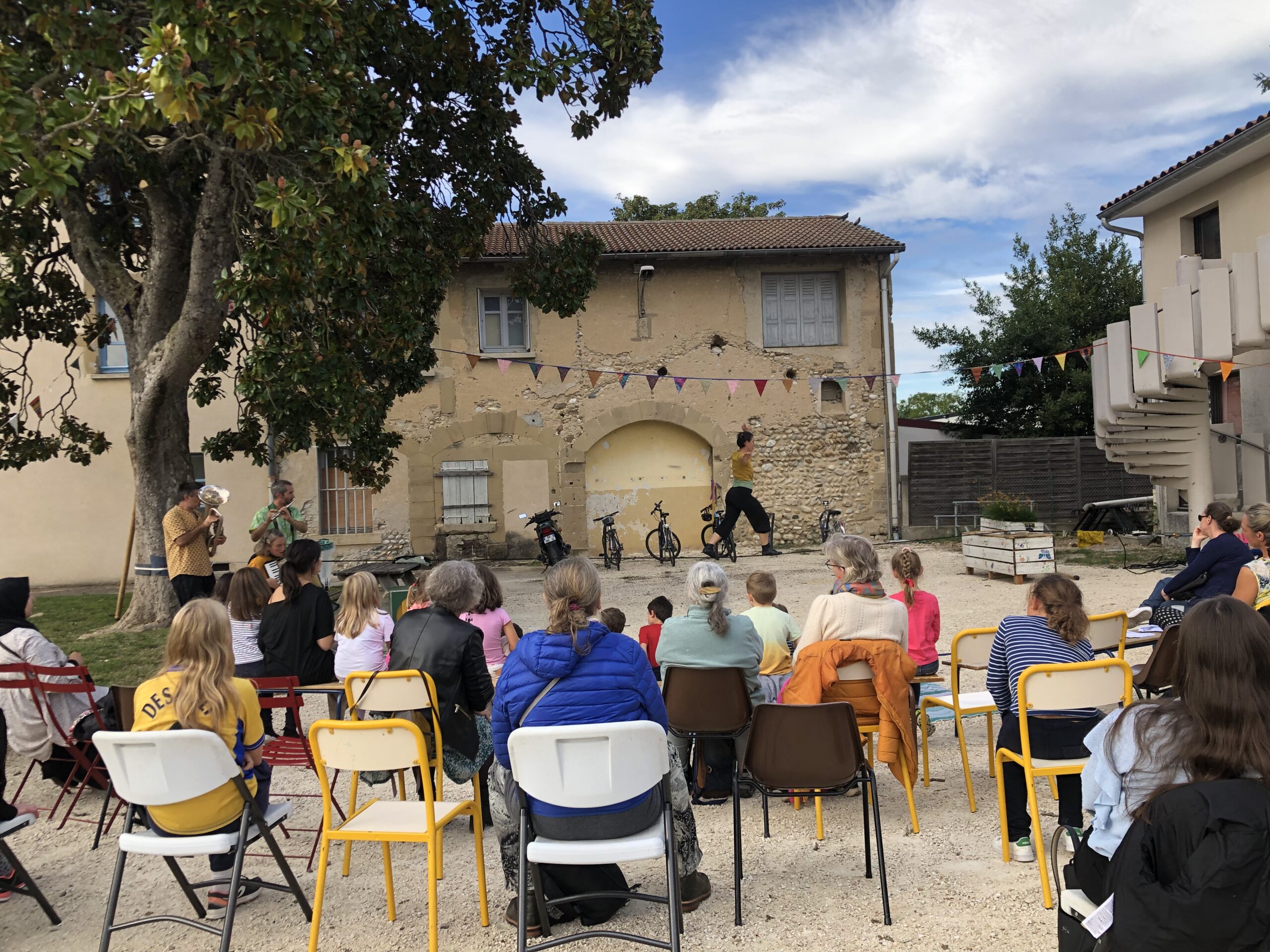 tournées spectacles Artiflette l'Artishow à vélo