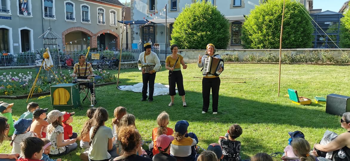 tournées spectacles Artiflette l'Artishow à vélo