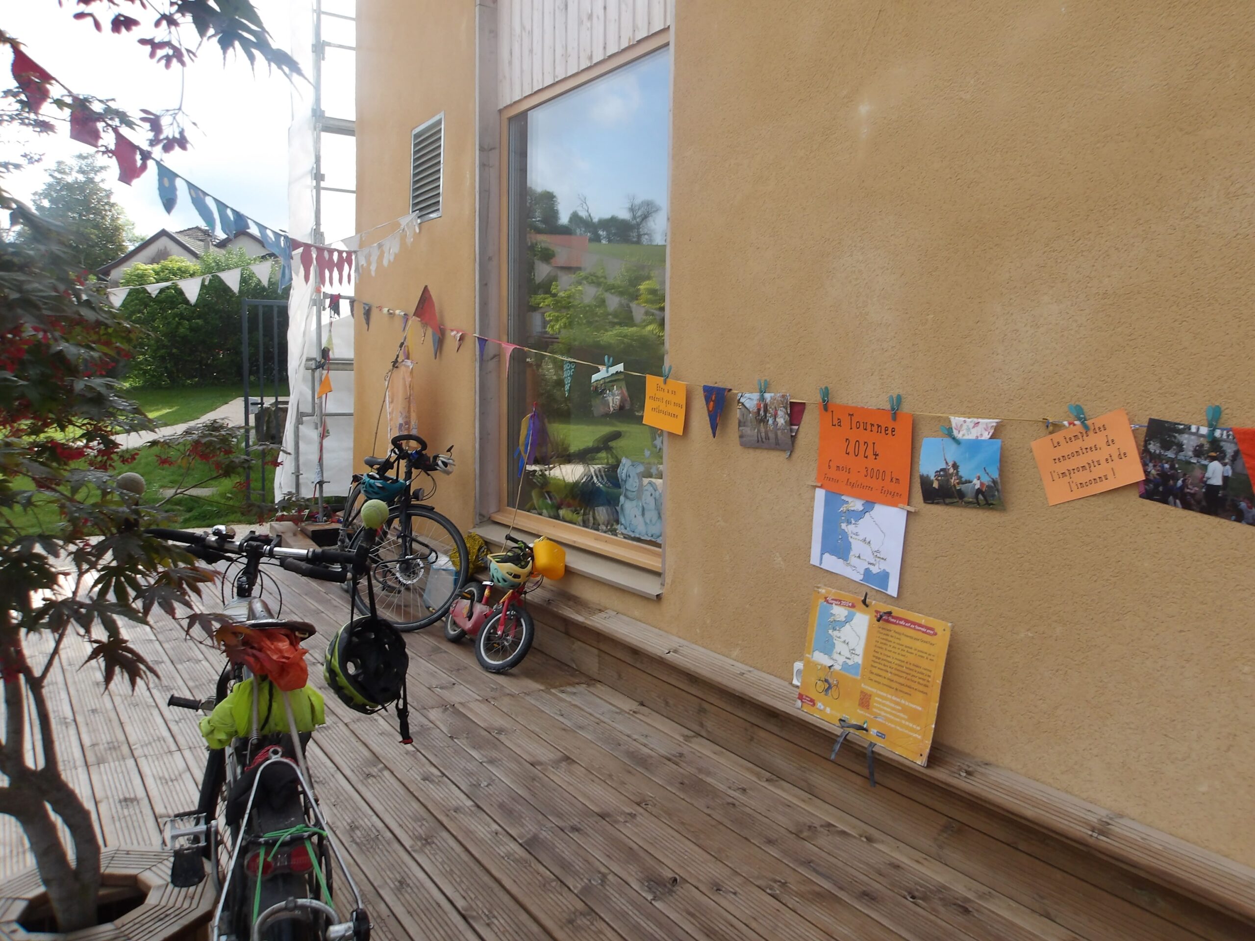 les étapes de l'artishow à vélo de la Cie Artiflette